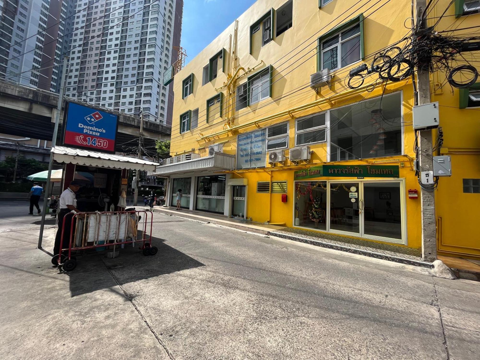 Dao Jaras Fah Hometel ดาวจรัสฟ้าโฮมเทล Bangkok Buitenkant foto