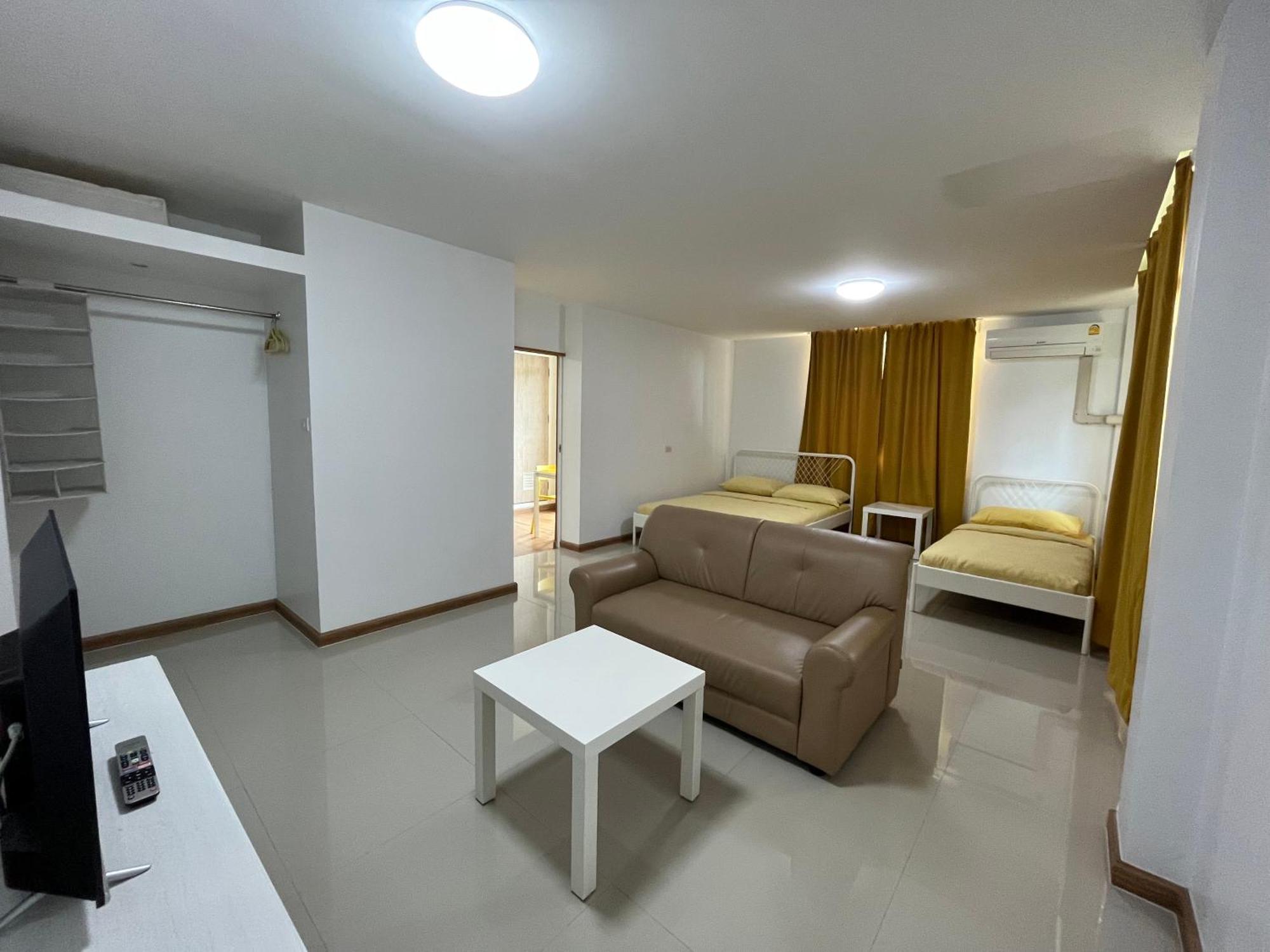 Dao Jaras Fah Hometel ดาวจรัสฟ้าโฮมเทล Bangkok Buitenkant foto
